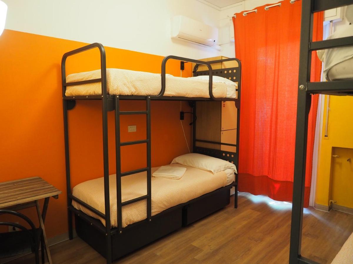 Sunflower Beach Backpacker Hostel & Bar Римини Екстериор снимка