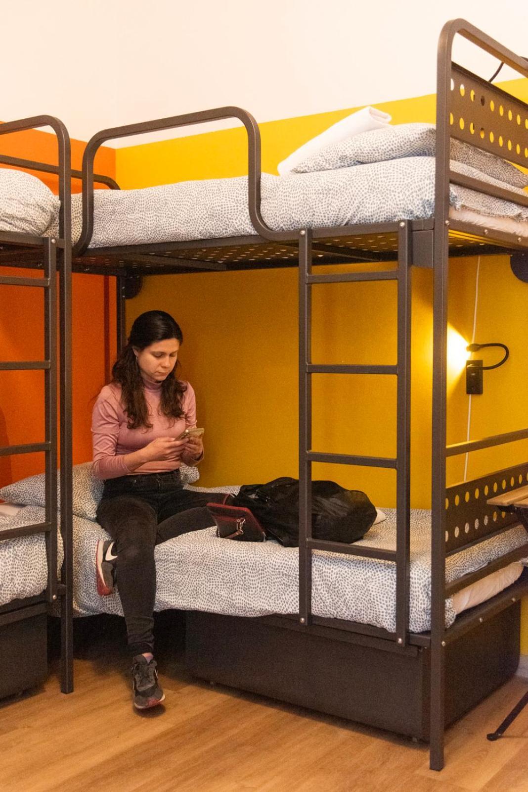 Sunflower Beach Backpacker Hostel & Bar Римини Екстериор снимка