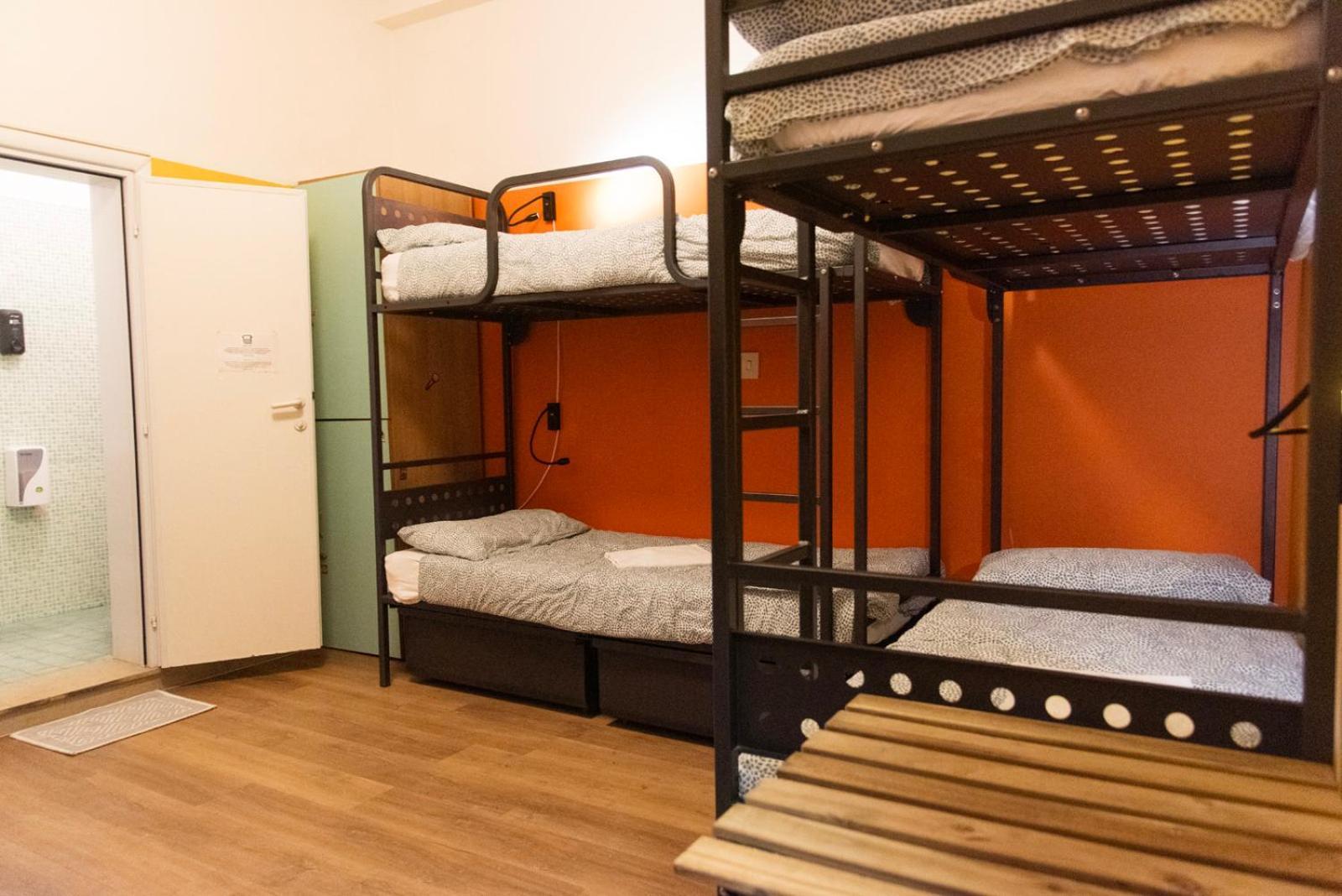 Sunflower Beach Backpacker Hostel & Bar Римини Екстериор снимка