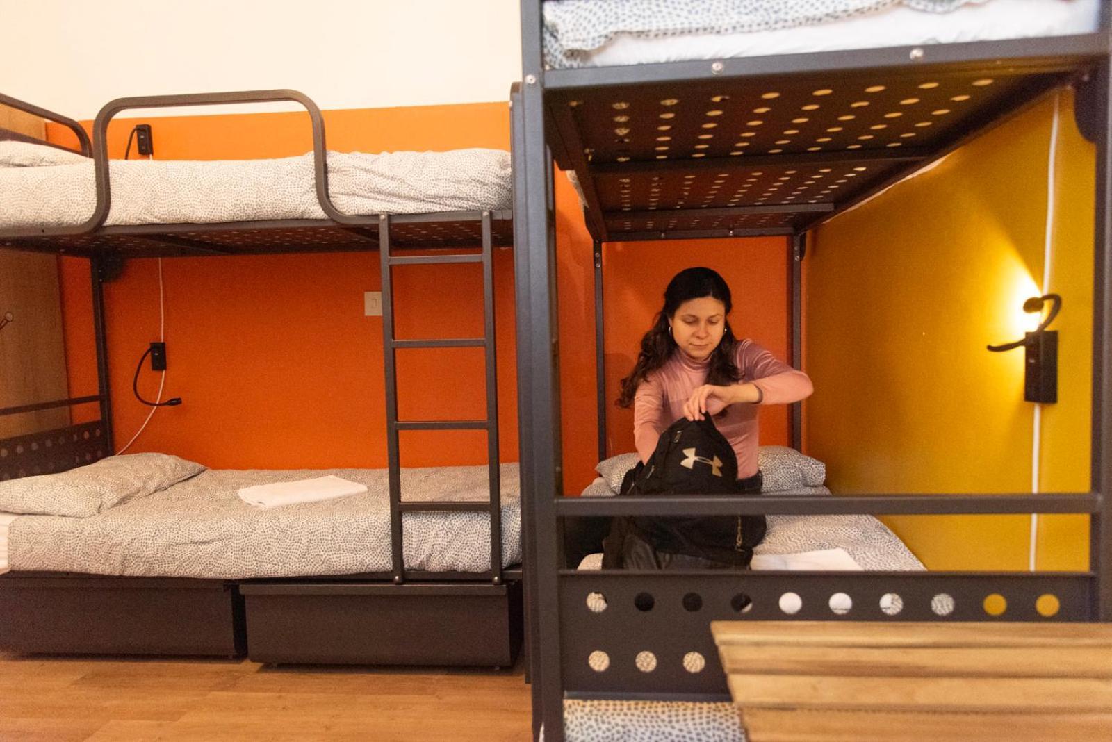 Sunflower Beach Backpacker Hostel & Bar Римини Екстериор снимка