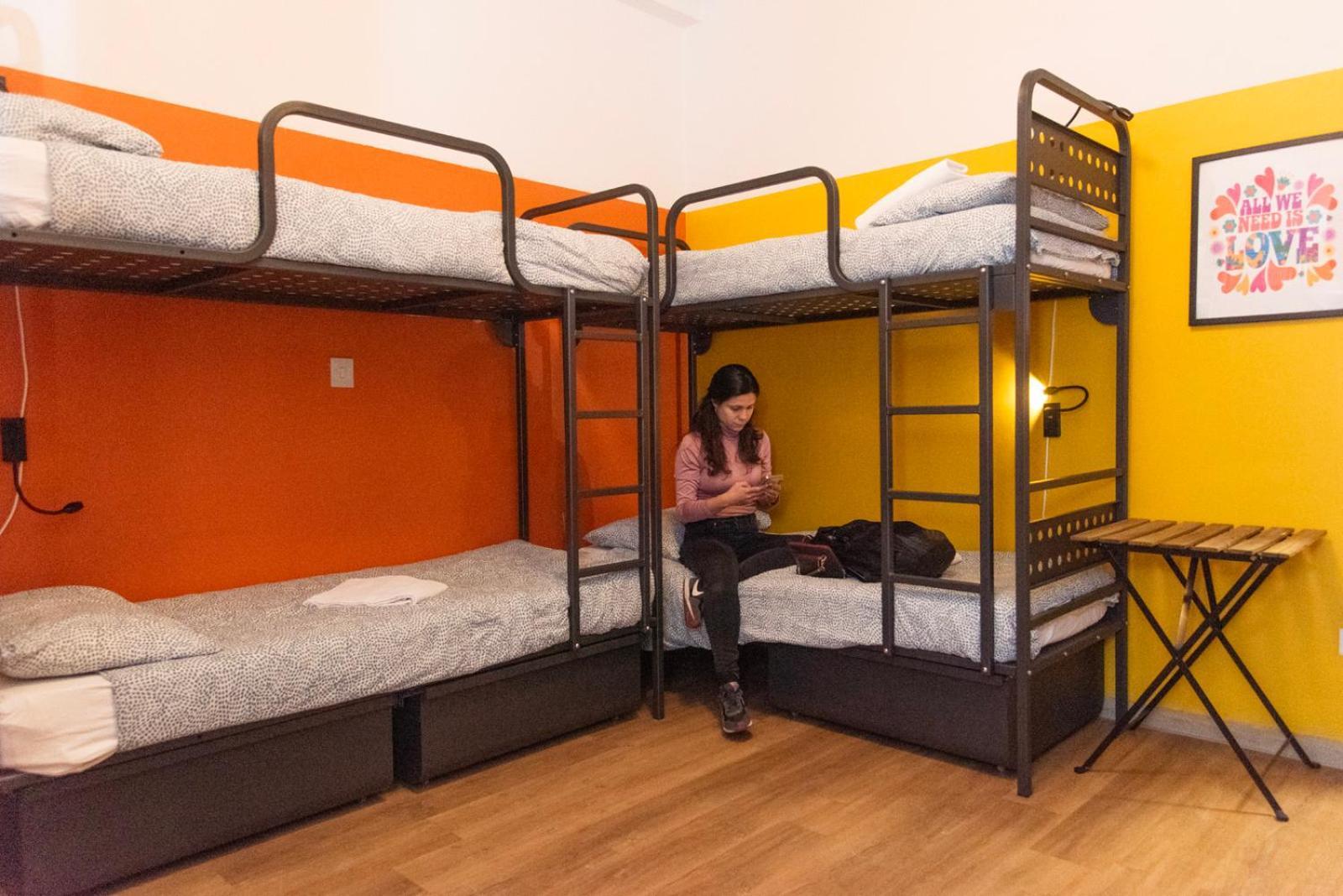 Sunflower Beach Backpacker Hostel & Bar Римини Екстериор снимка